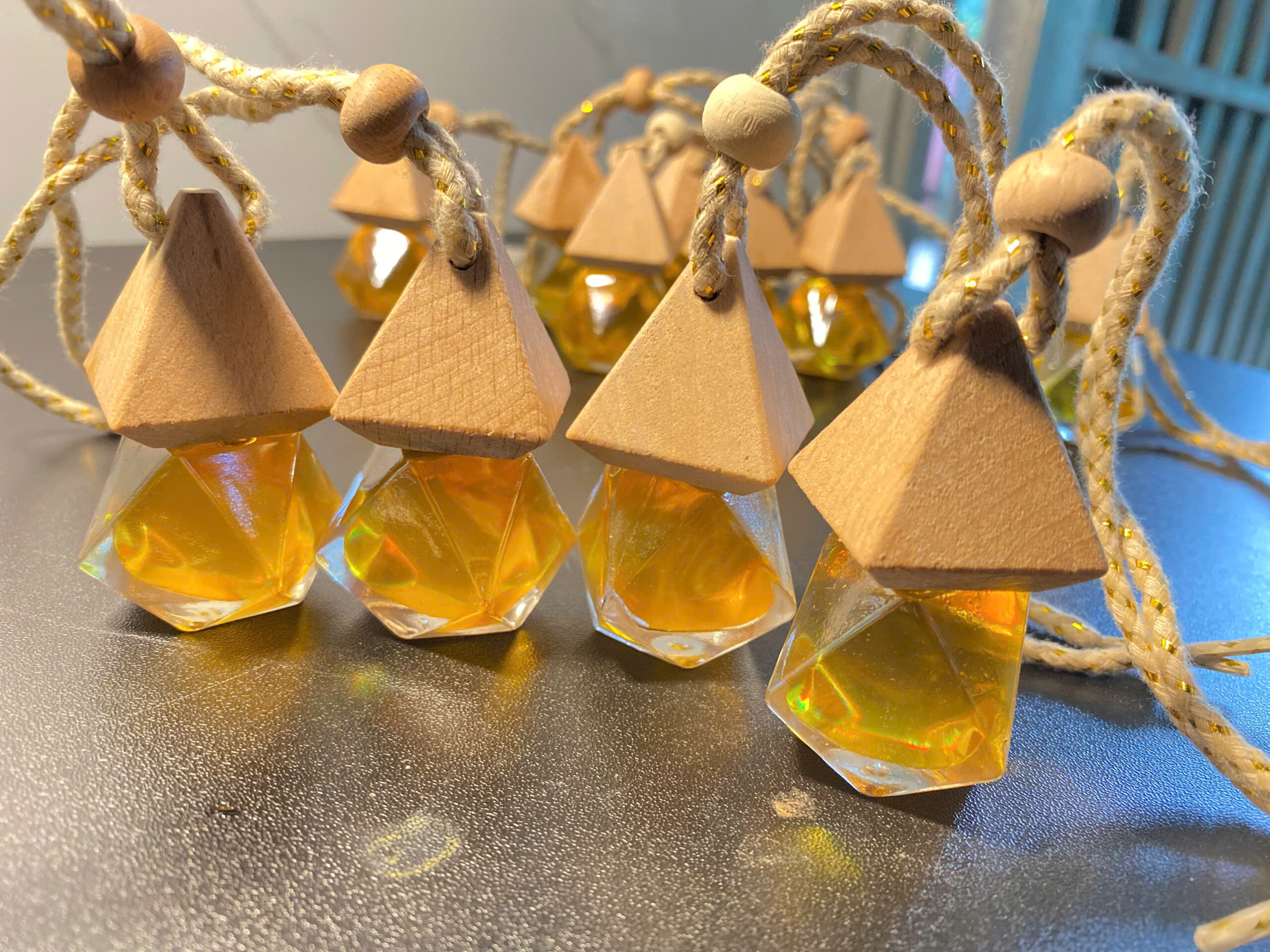 tinh dầu treo xe, tinh dầu quế nguyên chất, tinh dầu hữu cơ tinh dầu treo xe ô tô